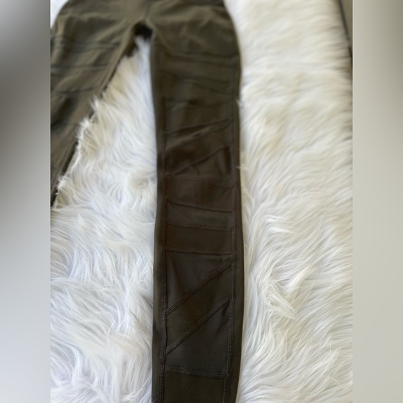 Lululemon Wunder Under Pant Hi Rise Tech Mesh 28” Size 4 in Dark Olive - Picture 8 of 12